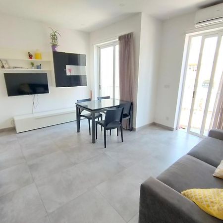 Cosy Seaside Apt, 200M From The Seafront Gzira Esterno foto