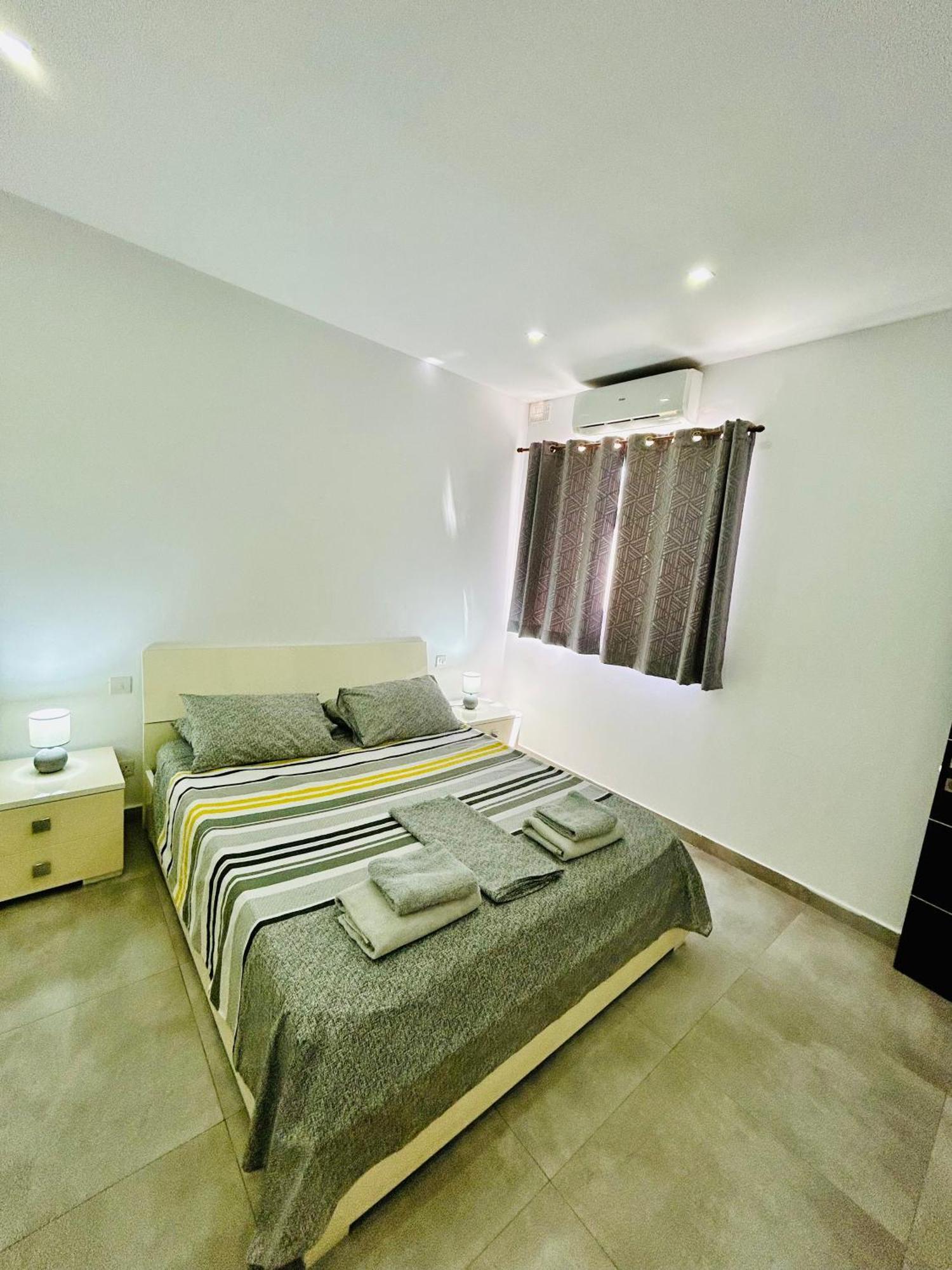 Cosy Seaside Apt, 200M From The Seafront Gzira Esterno foto