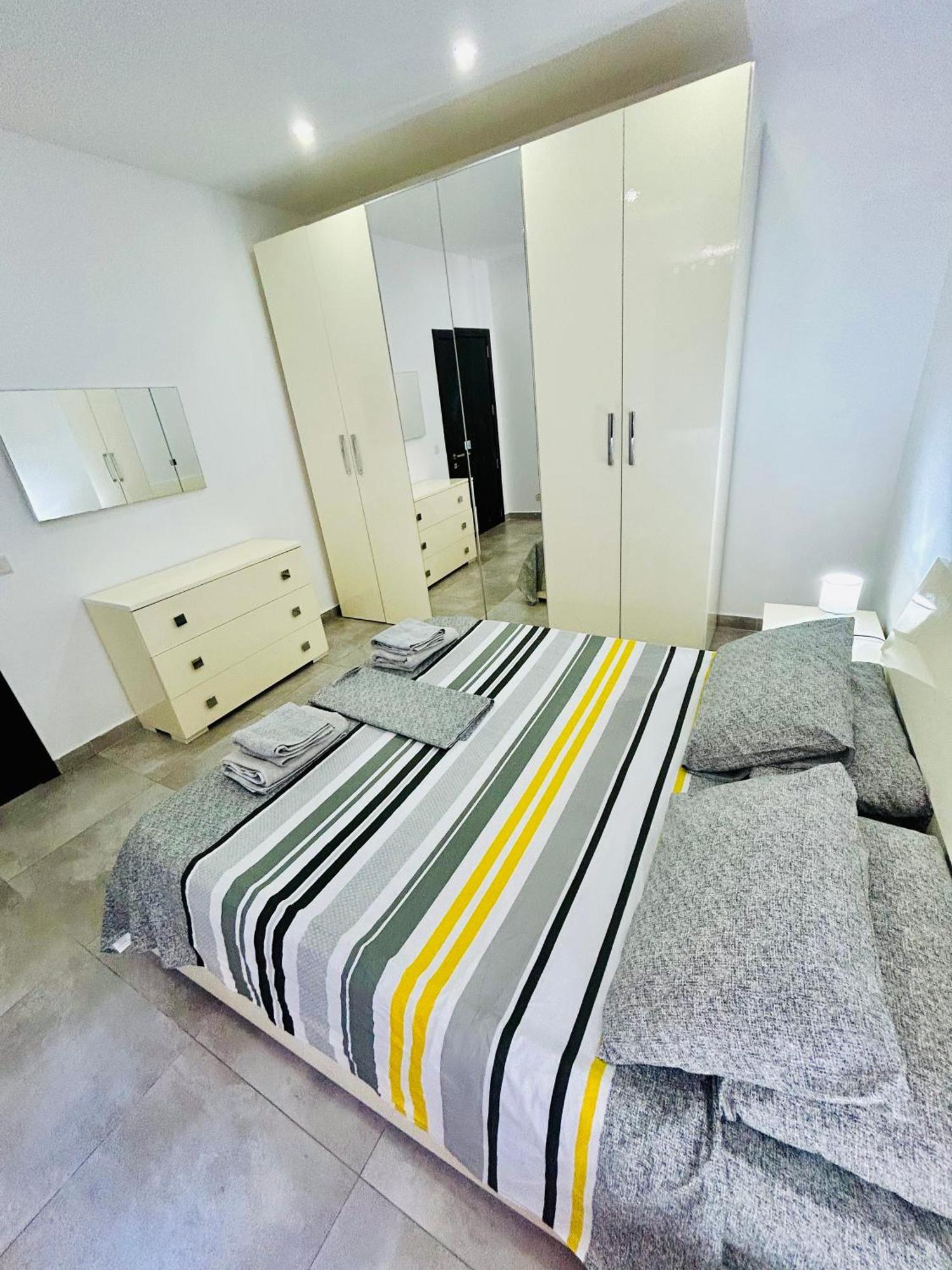 Cosy Seaside Apt, 200M From The Seafront Gzira Esterno foto